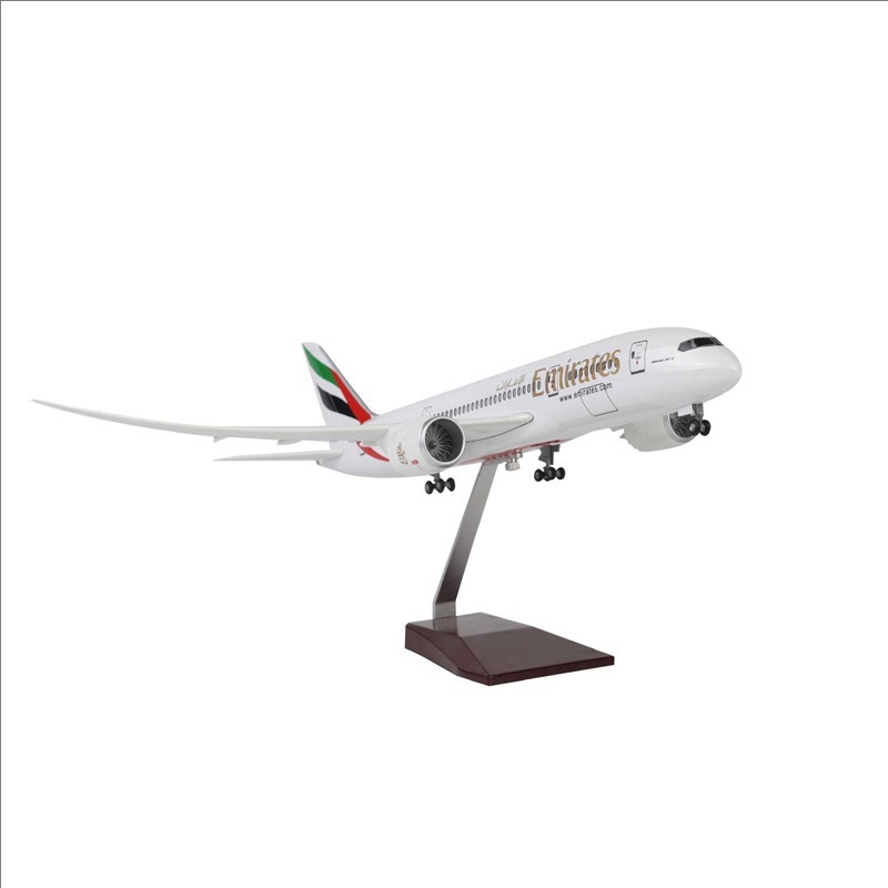 787 Emirates Aircraft Model Re - Model Airplane Plastic recension och pris